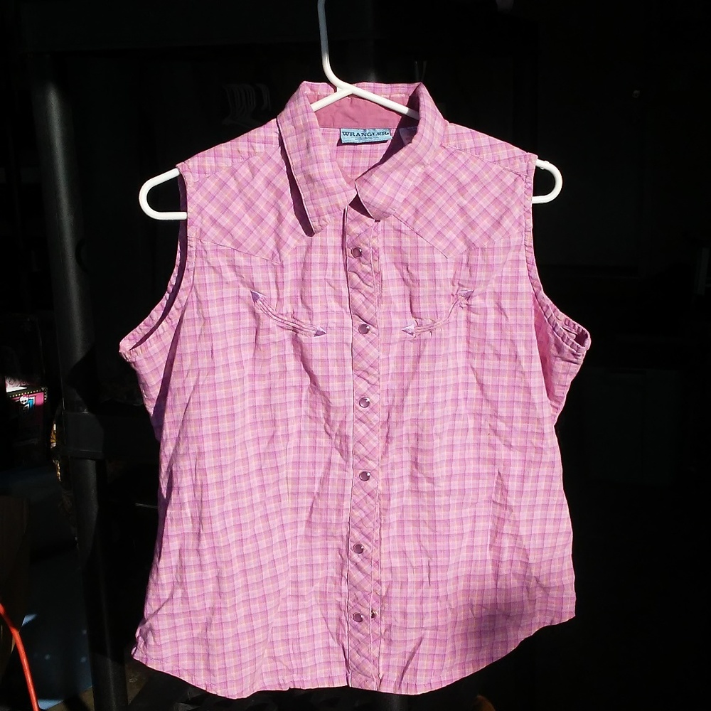 pink sleevless top Large